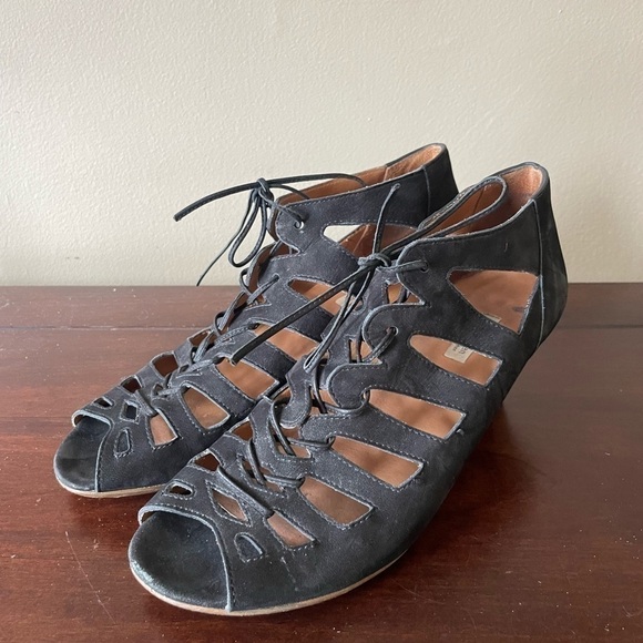 PAUL Green Prague Lace Up Cut Out Peep Toe Block Heel Ankle Bootie Black 7.5 - Picture 2 of 6